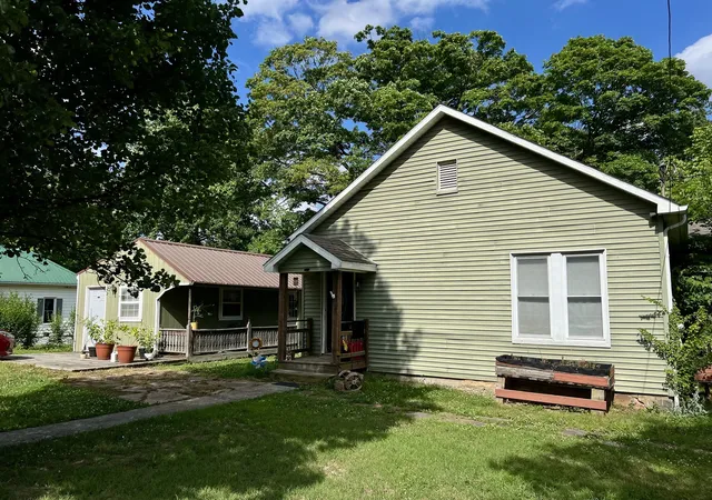 Homes for sale in Cobden, IL | 408 S Jefferson St, Cobden, IL 62920 | MLS# 12675304