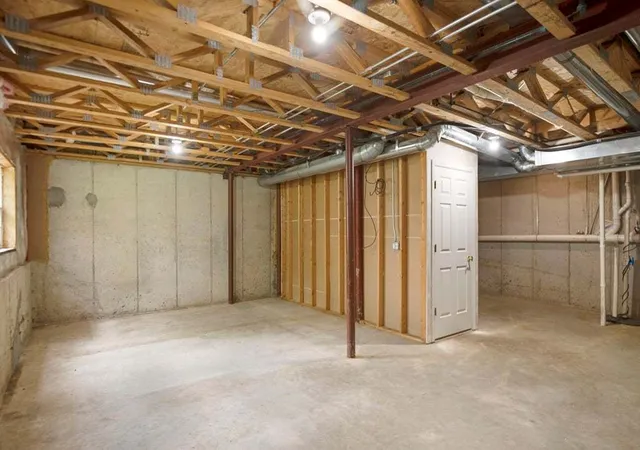 Listing Photo 2 - Condo for sale in building located at 2642 Granite Ct, Crystal Lake, IL 60012 - Unit #2642