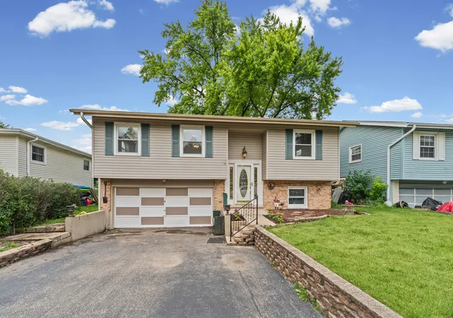 1st image of 22w381 2nd St, Glen Ellyn, IL 60137 | MLS# 12675354