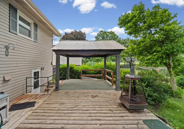 3rd image of 22W381 2Nd St, Glen Ellyn, IL 60137 | MLS# 12675354