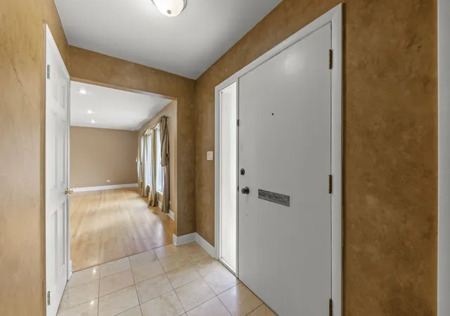 Photo 3 of Single family home for sale at 1500 Carson Dr, Homewood, IL 60430 | MLS# 12675382 | Listing updated on 2026-09-24