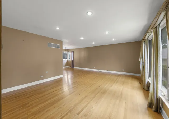 Photo 3 of Single family home for sale at 1500 Carson Dr, Homewood, IL 60430 | MLS# 12675382 | Listing updated on 2026-09-24