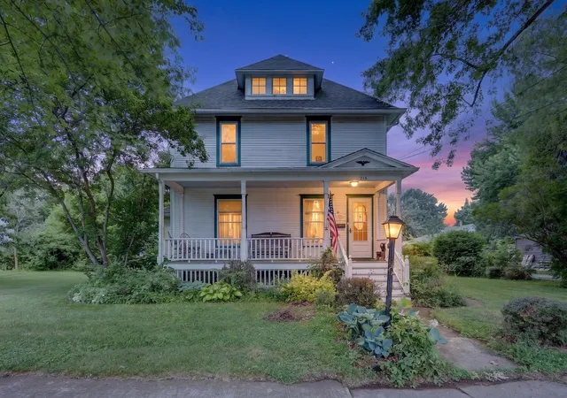 Homes for sale in Belvidere, IL | 215 W Harrison St, Belvidere, IL 61008 | MLS# 12675399