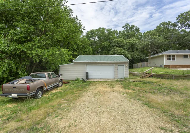 Homes for sale in Dixon, IL | 1572 Winnetka St, Dixon, IL 61021 | MLS# 12675482
