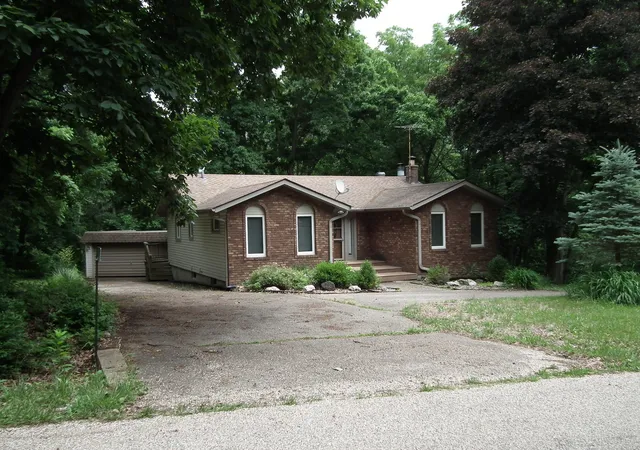 Photo 2 of Single family home for sale at 18 Sheridan Dr, Putnam, IL 61560 | MLS# 12675505 | Listing updated on 2026-07-18