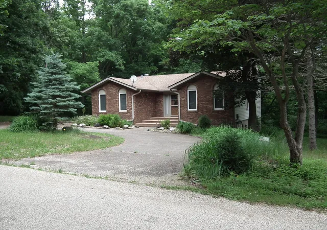 Photo 2 of Single family home for sale at 18 Sheridan Dr, Putnam, IL 61560 | MLS# 12675505 | Listing updated on 2026-07-18