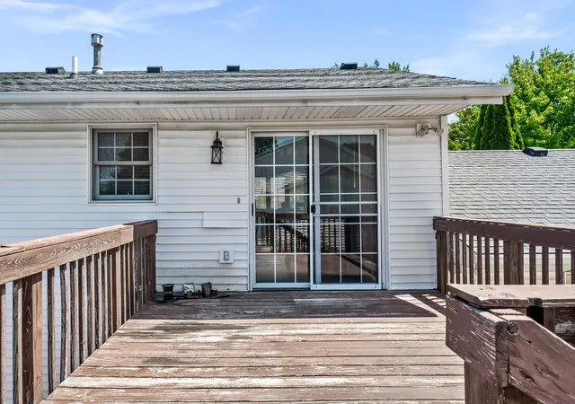 Photo 3 of Single family home for sale at 2102 Pacific Ave, Bloomington, IL 61701 | MLS# 12675507 | Listing updated on 2026-10-21