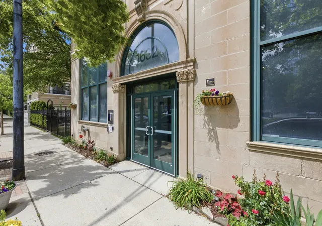 Homes for sale in Chicago, IL | 1632 S Indiana Ave #304, Chicago, IL 60616 | MLS# 12675517