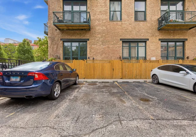 Homes for sale in Chicago, IL | 1632 S Indiana Avenue, Chicago, IL 60616 | Houzeo