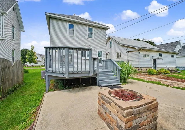 Photo 2 of Single family home for sale at 222 S Sangamon Ave, Gibson City, IL 60936 | MLS# 12675533 | Listing updated on 2026-10-05