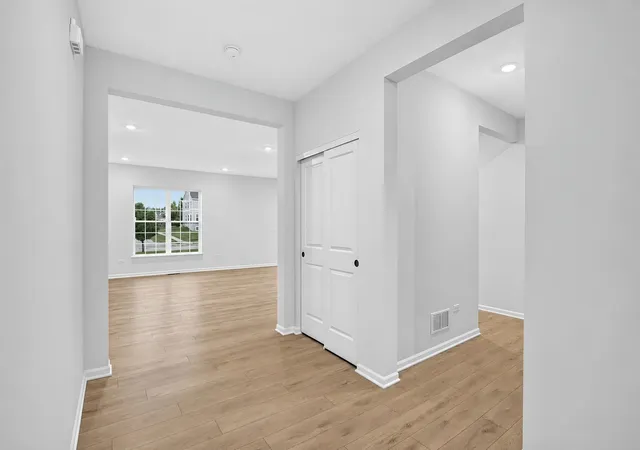 Photo 3 of Single family home for sale at 1257 Prairie Ridge Trl, Antioch, IL 60002 | MLS# 12675549 | Listing updated on 2026-09-23