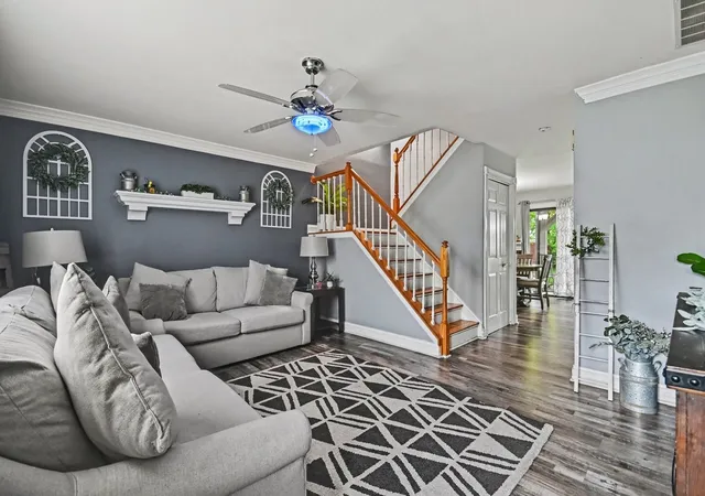 Photo 4 of Single family home for sale at 30w100 Maplewood Dr, Warrenville, IL 60555 | MLS# 12675555 | Listing updated on 2026-09-19