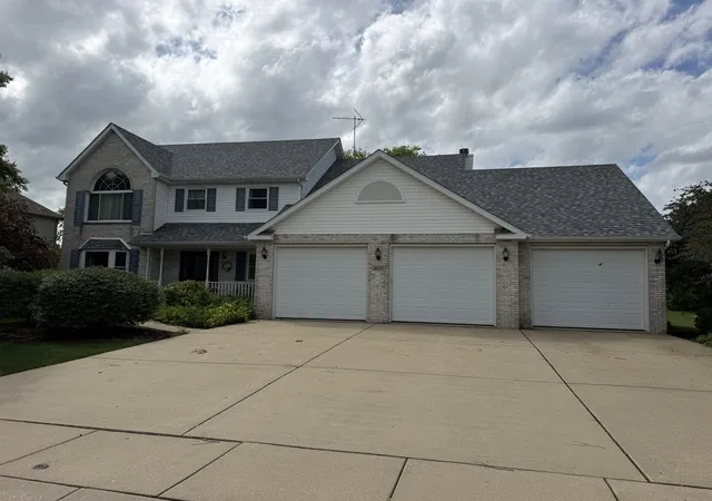 Homes for sale in Channahon, IL | 26033 W Lauren Dr, Channahon, IL 60410 | MLS# 12675624