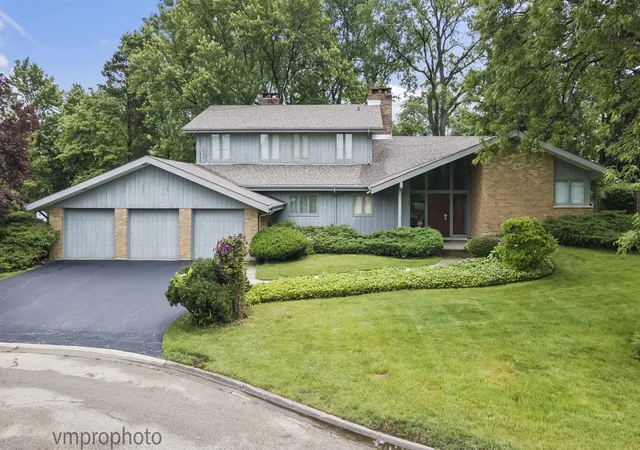 Homes for sale in Northfield, IL | 445 Chapel Hill Ln, Northfield, IL 60093 | MLS# 12675656