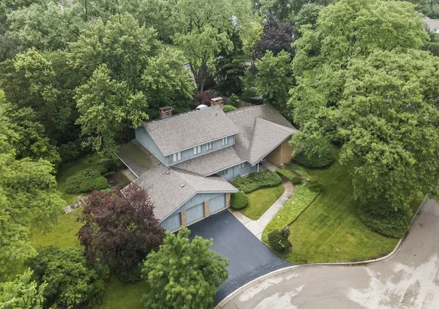 Homes for sale in Northfield, IL | 445 Chapel Hill Ln, Northfield, IL 60093 | MLS# 12675656