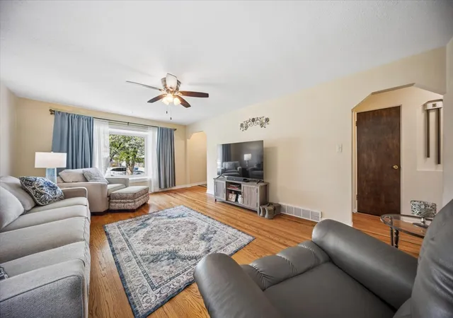 Photo 3 of Single family home for sale at 883 Buffalo Ave, Calumet City, IL 60409 | MLS# 12675666 | Listing updated on 2026-08-27
