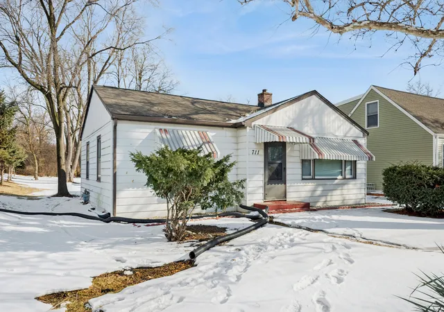 1st image of 711 N Columbine Ave, Lombard, IL 60148 | MLS# 12675704