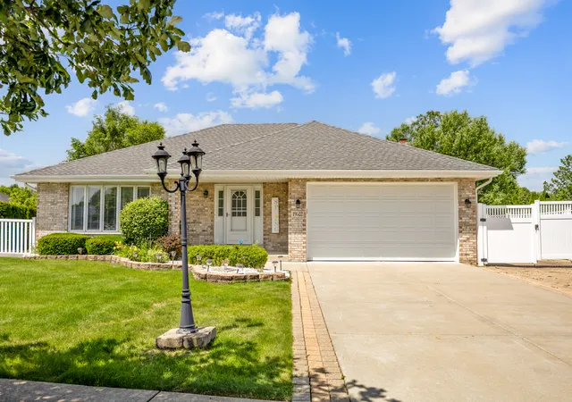 Homes for sale in Mokena, IL | 19522 Victorian Dr, Mokena, IL 60448 | MLS# 12675740