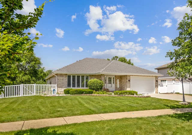 Homes for sale in Mokena, IL | 19522 Victorian Dr, Mokena, IL 60448 | MLS# 12675740