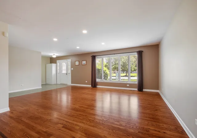 Photo 3 of Single family home for sale at 19522 Victorian Dr, Mokena, IL 60448 | MLS# 12675740 | Listing updated on 2026-09-30
