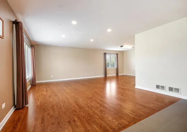 Photo 3 of Single family home for sale at 19522 Victorian Dr, Mokena, IL 60448 | MLS# 12675740 | Listing updated on 2026-09-30