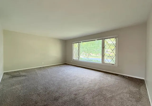 2nd image of 1122 W Iowa St, Glenwood, IL 60425 | MLS# 12675743