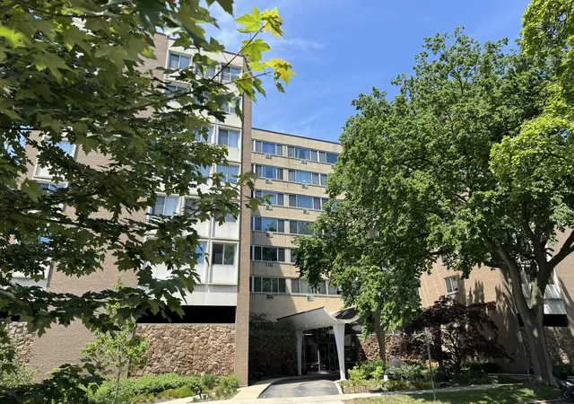 Homes for sale in Oak Park, IL | 151 N Kenilworth Ave #4G, Oak Park, IL 60301 | MLS# 12675767