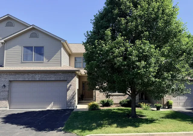 Homes for sale in Sycamore, IL | 1354 Ridge Dr, Sycamore, IL 60178 | MLS# 12675780