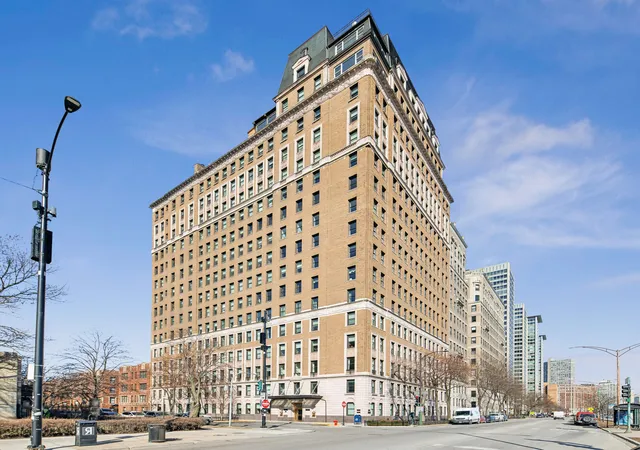 Homes for sale in Chicago, IL | 3500 N Lake Shore Dr #6D, Chicago, IL 60657 | MLS# 12675788