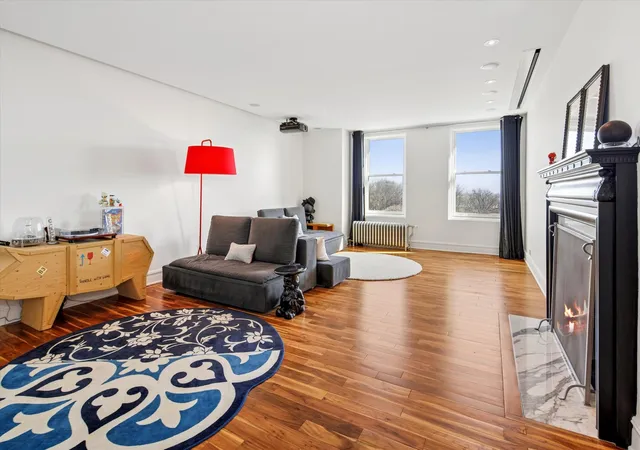 Homes for sale in Chicago, IL | 3500 N Lake Shore Dr #6D, Chicago, IL 60657 | MLS# 12675788