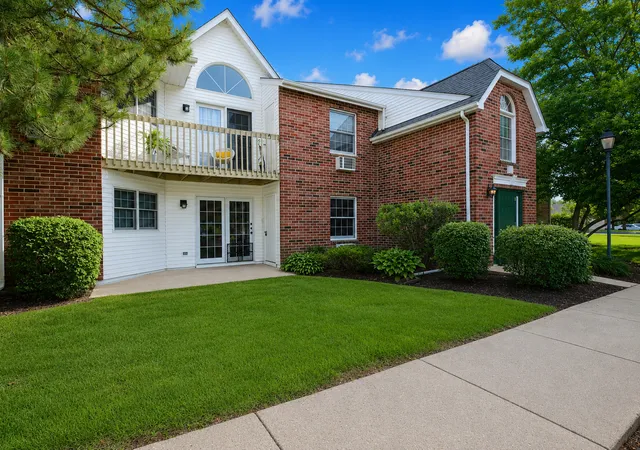 Homes for sale in Woodstock, IL | 501 Leah Ln #1A, Woodstock, IL 60098 | MLS# 12675792