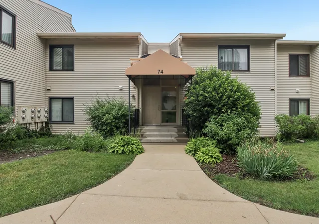 Homes for sale in Vernon Hills, IL | 74 Commonwealth Ct #2, Vernon Hills, IL 60061 | MLS# 12675816