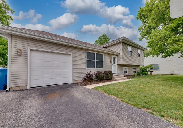 Homes for sale in Bartlett, IL | 922 Capistrano Ter, Bartlett, IL 60103 | MLS# 12675829