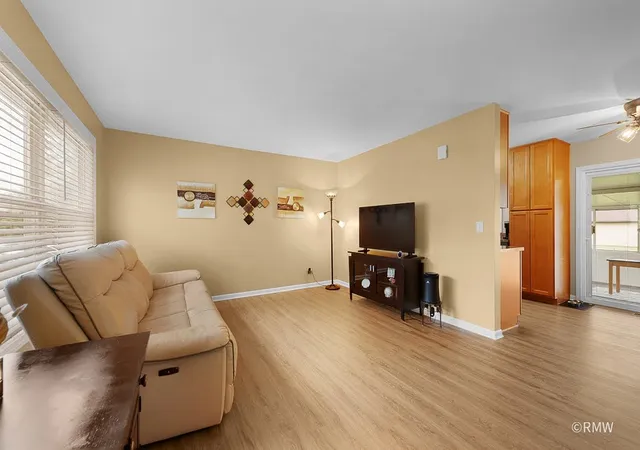 4th image of 922 Capistrano Ter, Bartlett, IL 60103 | MLS# 12675829