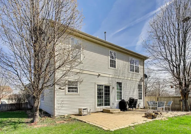 Homes for sale in Crystal Lake, IL | 447 Talismon Ct, Crystal Lake, IL 60012 | MLS# 12675883