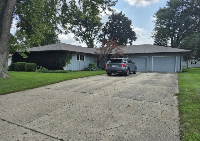 Photo 1 of Single family home for sale at 627 Shadycrest Dr, Kewanee, IL 61443 | MLS# 12675911 | Listing updated on 2026-09-21