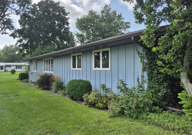 Photo 4 of Single family home for sale at 627 Shadycrest Dr, Kewanee, IL 61443 | MLS# 12675911 | Listing updated on 2026-10-21