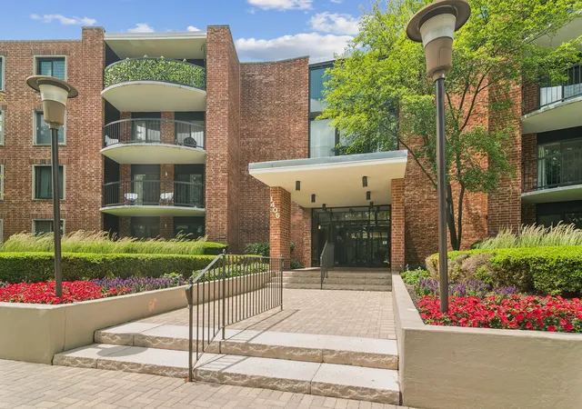 Homes for sale in Arlington Heights, IL | 1405 E Central Rd #218C, Arlington Heights, IL 60005 | MLS# 12675927