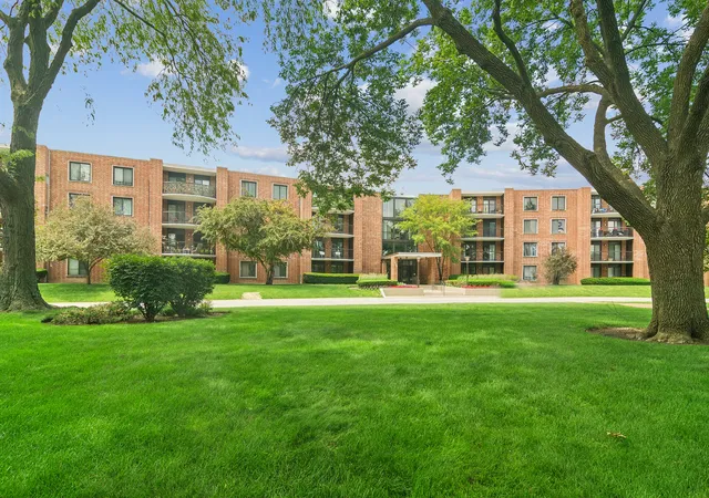 Homes for sale in Arlington Heights, IL | 1405 E Central Rd #218C, Arlington Heights, IL 60005 | MLS# 12675927