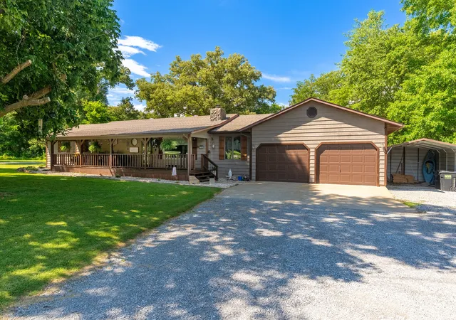 2nd image of 180 White Oak Ln, Harrisburg, IL 62946 | MLS# 12675938