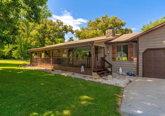 4th image of 180 White Oak Ln, Harrisburg, IL 62946 | MLS# 12675938