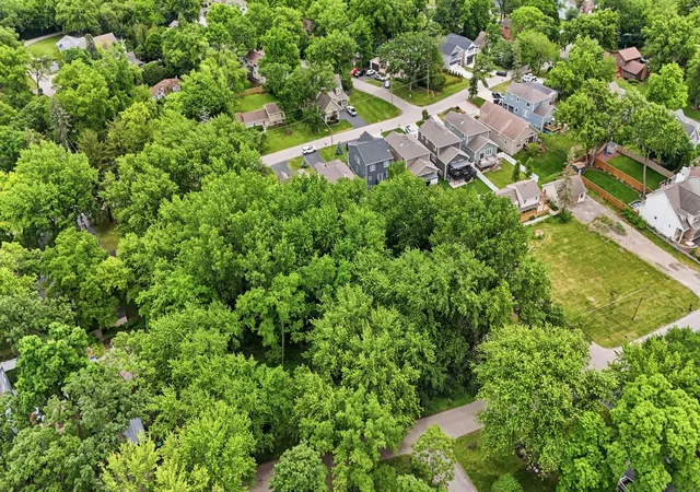 18th image of 24005 N Valley Rd, Lake Zurich, IL 60047 | MLS# 12675941
