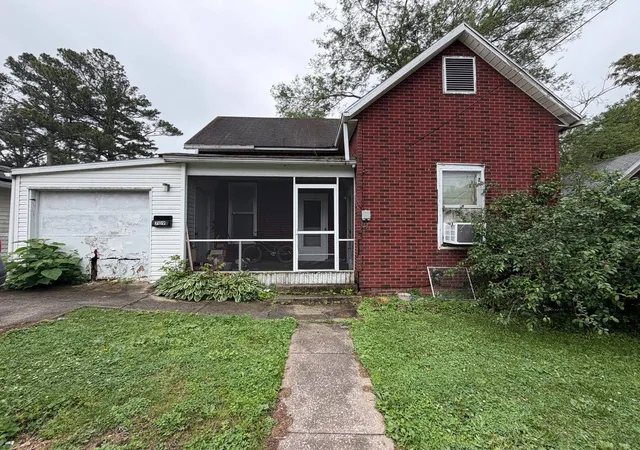 1st image of 709 Charleston St, Harrisburg, IL 62946 | MLS# 12675989