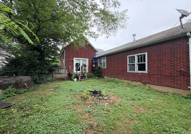 35th image of 709 Charleston St, Harrisburg, IL 62946 | MLS# 12675989