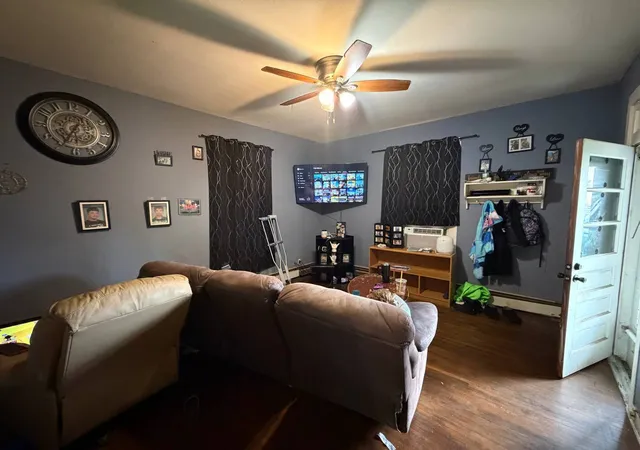 4th image of 709 Charleston St, Harrisburg, IL 62946 | MLS# 12675989