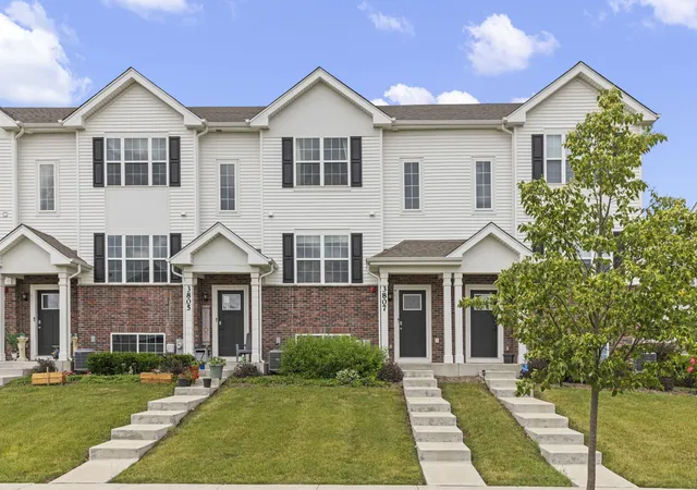 Homes for sale in Yorkville, IL | 3807 Bissel Dr, Yorkville, IL 60560 | MLS# 12675996