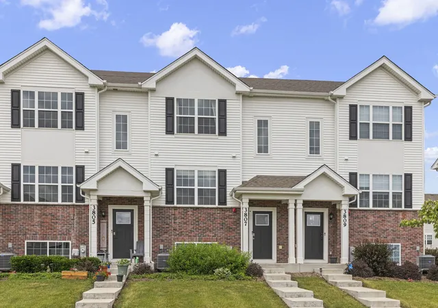 Homes for sale in Yorkville, IL | 3807 Bissel Dr, Yorkville, IL 60560 | MLS# 12675996