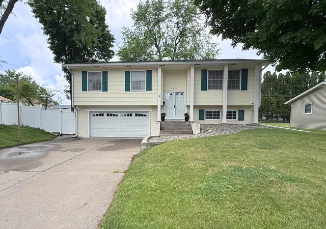 Homes for sale in East Moline, IL | 2957 10Th St, East Moline, IL 61244 | MLS# 12676006