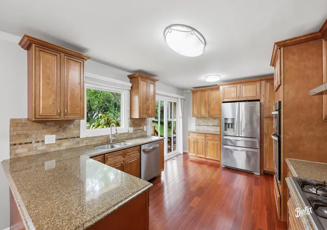 Homes for sale in Buffalo Grove, IL | 750 Dunhill Dr, Buffalo Grove, IL 60089 | MLS# 12676017