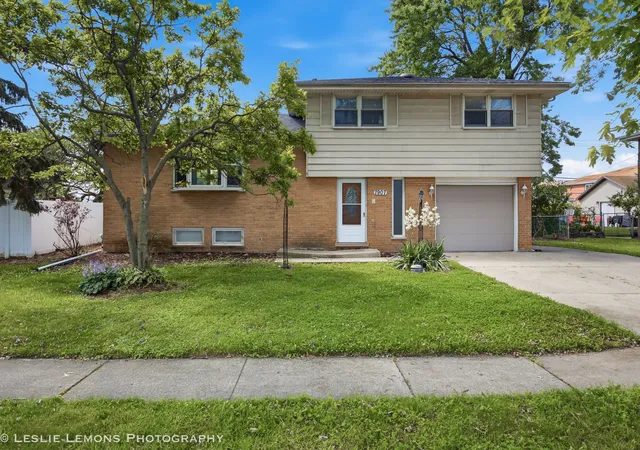 Photo 1 of Single family home for sale at 7907 W 89th Street, Hickory Hills, IL 60457 | MLS# 12676036 | Listing updated on 2026-09-21